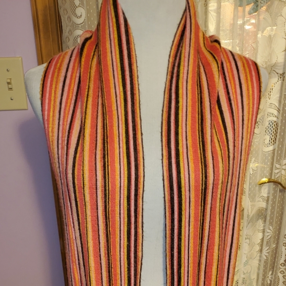 Sweet Scarf - Picture 2 of 3